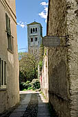 Lago d'Orta, Cusio. L'isola di S. Giulio. Veduta del campanile della basilica. 